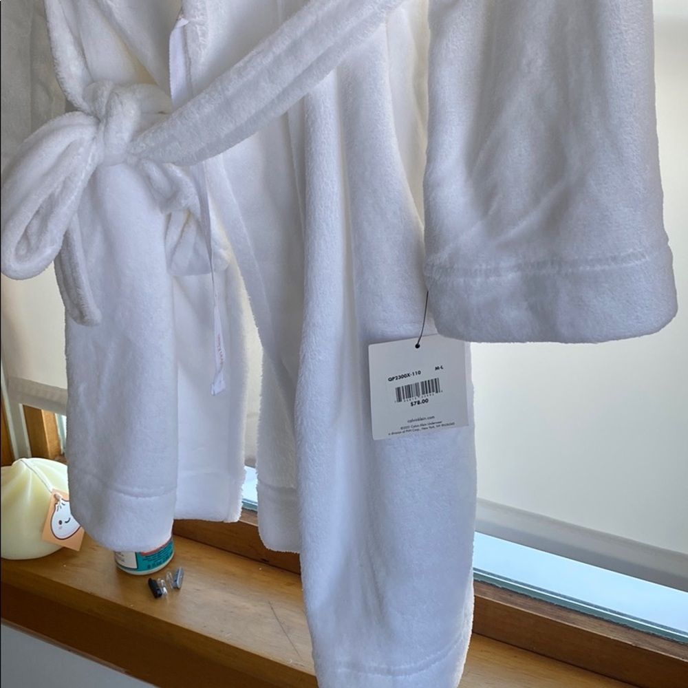 Calvin Klein Robe - Picture 4 of 4